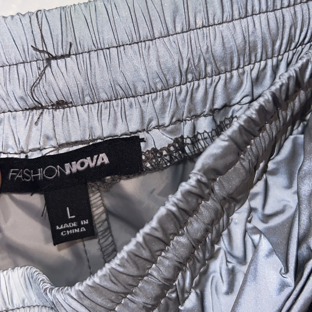 Shorts - Picture 2 of 3